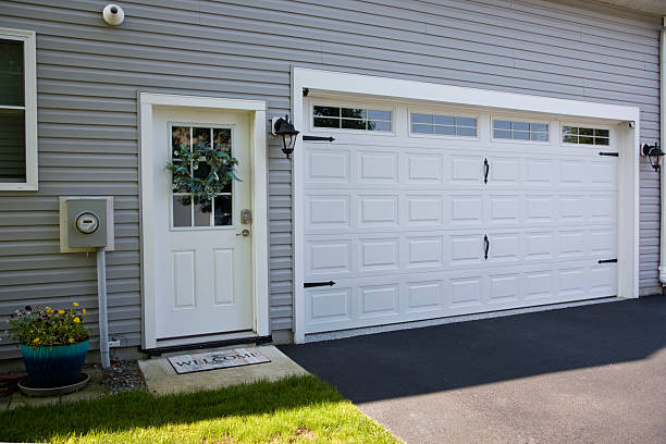 24/7 Emergency Garage Door Panel Replacement experts in Fiskdale, MA